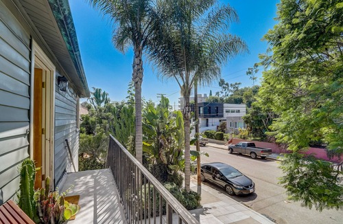 Middletown House | Modern House In The Hills | Killer Location!