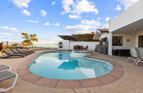 La Jolla Alta Villa | Modern La Jolla Escape Pool Rooftop Views