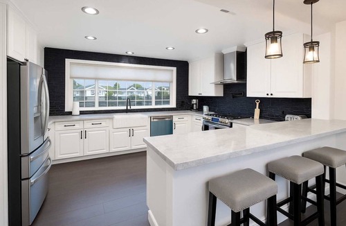Bay Park House | Modern Luxury | Hot Tub | 4 Blocks to Mission Bay!