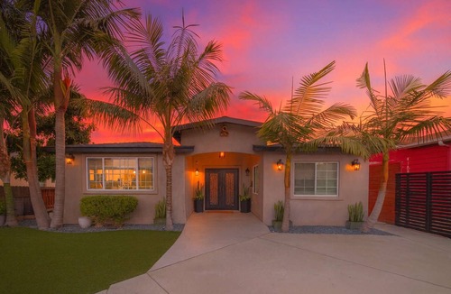 Bay Park House | Modern Luxury | Hot Tub | 4 Blocks to Mission Bay!