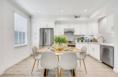 Mid Central House | Modern Luxury Pasadena Townhome Prime Location