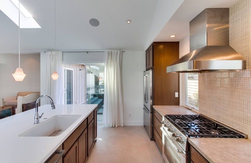 Olde Solana Beach House | Modern Meets Vintage At Fletcher Cove. Del Mar Racetrack Or Beach Getaway.