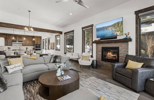 Ponderosa Palisades House | Modern Mountain Escape with Hot Tub, BBQ, Fire Pit, and EV Charger
