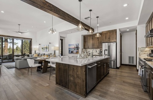Ponderosa Palisades House | Modern Mountain Escape with Hot Tub, BBQ, Fire Pit, and EV Charger