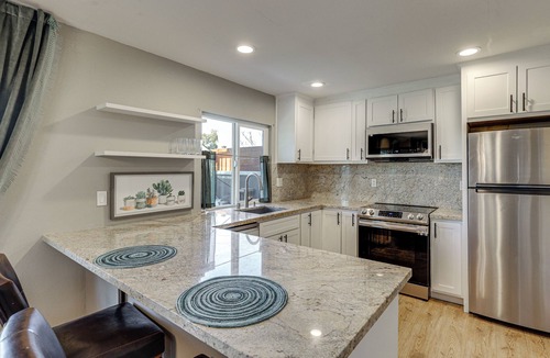 Peacock Condo | Modern Oceanside Living! Family Home w/Workspace