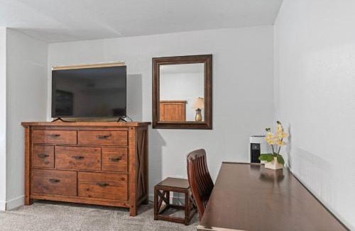 Salt Lake City House | Modern Private Whole Unit 4 Bedroom Guest Suite King Bed