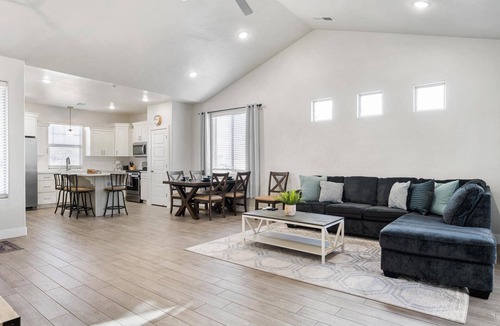 Sienna Hills House | Modern St. George Home: Walk to Heated Pool, Hot Tub, BBQ, Free State Park Pass, WiFi, Full Kitchen!