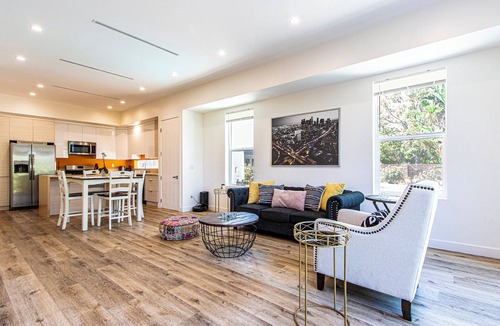 Canoga Park Villa | Modern Stylish Villa in West Hills