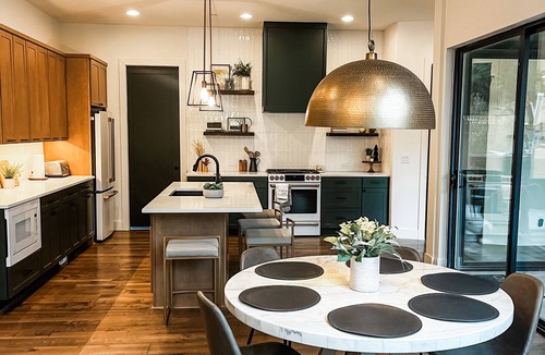 Cle Elum House | Modern Suncadia cabin, Private pool, 4 BD, game room, dog friendly