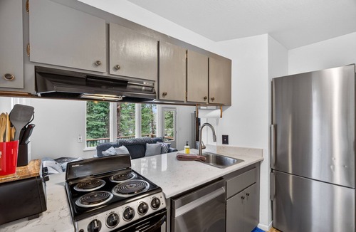 Dollar Point Condo | Modern Tahoe Getaway Near the Lake