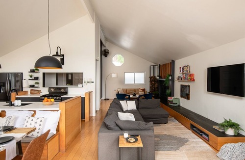 Arrowhead Villas House | Modern Treetop Cabin by Lake Arrowhead Village