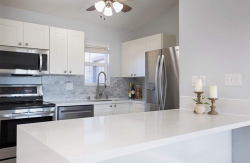 Santee House | Modern, Updated House In Santee with Wifi, AC, and Yard