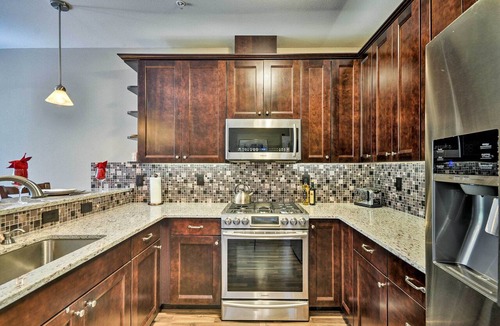 Hough Apartment | Modern Vancouver Townhome - Right on Main St!