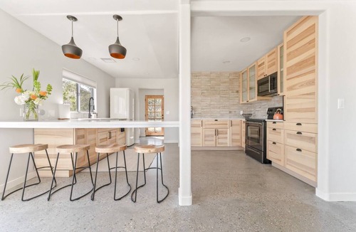 Yucca Valley House | Mojave Oasis * Yoga * Peloton * Hot Tub * Fire Pit * Horseshoes * Amazing Views