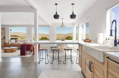 Yucca Valley House | Mojave Oasis * Yoga * Peloton * Hot Tub * Fire Pit * Horseshoes * Amazing Views