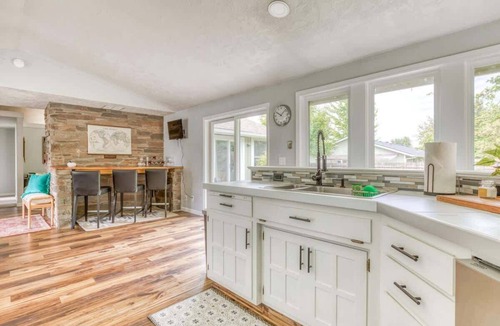 Monmouth House | Monmouth Retreat: Hot Tub, Playground & Game Room