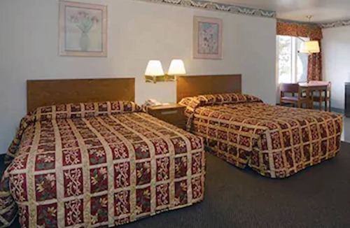 North Fremont Street Hotel | Monterey Fairgrounds Inn