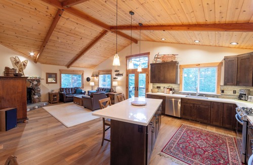 Kingswood Estates House | Monthly Lease - Noble Heights by Tahoe Getaways - 3BR Pet-Friendly in Tahoe Vista