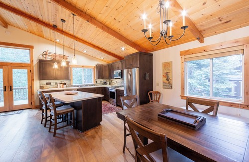 Kingswood Estates House | Monthly Lease - Noble Heights by Tahoe Getaways - 3BR Pet-Friendly in Tahoe Vista