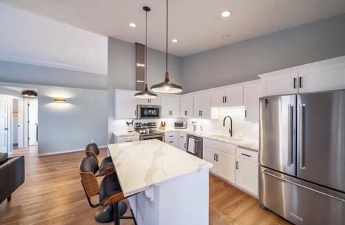 Old Farm District House | MONTHLY STAY Perfect 3-bedroom house with HS internet in beautiful Bend