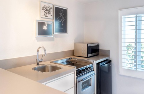 Norma Triangle Hotel | Montrose at Beverly Hills