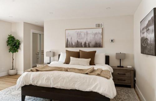 Whispering Forest House | Moonlight Ridge Jacuzzi, Gated, EV Charge, Cent AC