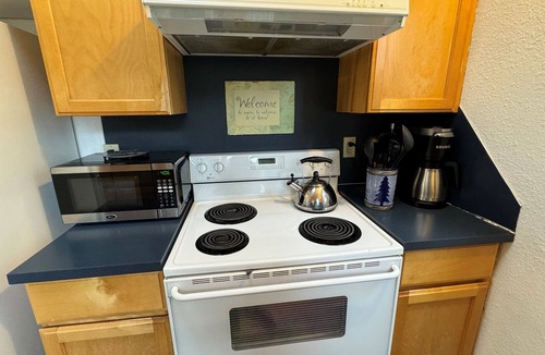 Florence House | Moonshadow Retreat on Mercer Lake