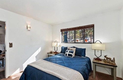 Summit Estates Apartment | Moose Lodge Slopes Unit A ! View and Fire pit