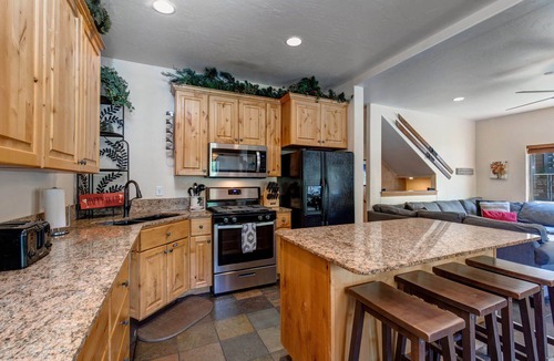 Bear Hollow Village House | Moose Mgmt at Bear Hollow 5474 Pvt HotTub-FreeBus-Convenient & Centrally Located