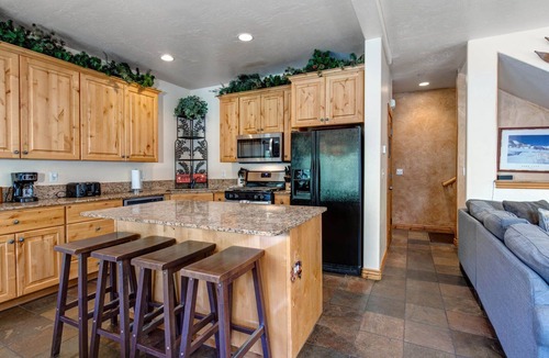 Bear Hollow Village House | Moose Mgmt at Bear Hollow 5474 Pvt HotTub-FreeBus-Convenient & Centrally Located