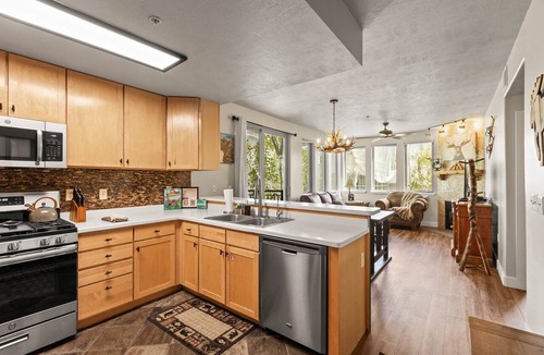 Kimball Junction Condo | Moose Mgmt at Crestview D208: Mountain View-Dogs Welcome-Convenient Location