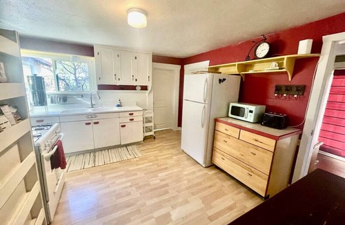 Moab Apartment | Moosewood Cottage - Hot Tub, Downtown, Dog Friendly