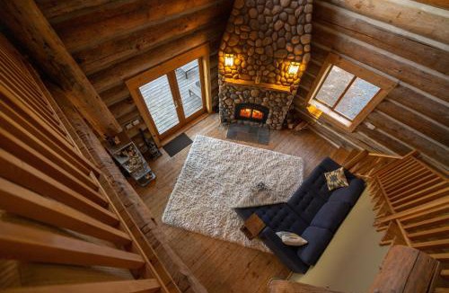 The Dalles House | Mosier Cabin Hot Tub Mt Adams View