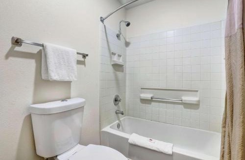 Cascade Hotel | Motel 6-Anderson, CA - Redding Airport