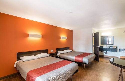 Bell Gardens Hotel | Motel 6 Bell Gardens, CA - Los Angeles