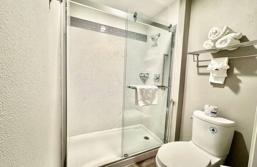 North Long Beach Hotel | Motel 6 Bellflower, CA - Los Angeles
