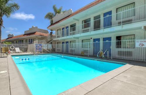 Aviara Hotel | Motel 6-Carlsbad, CA - East Near LEGOLAND