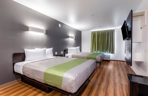 Las Vegas Hotel | Motel 6 Las Vegas, NV - Motor Speedway