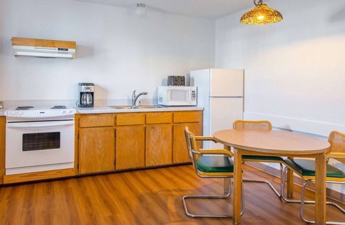 Madras Hotel | Motel 6 Madras, OR