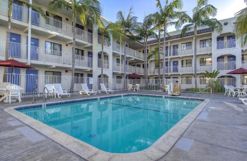 Lake Hotel | Motel 6-Oceanside, CA