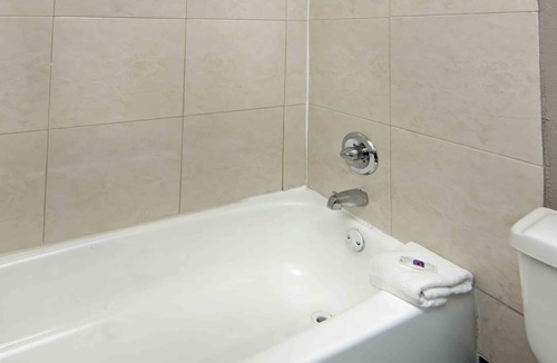 Montavilla Hotel | Motel 6 Portland, OR Mall 205