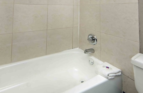 Montavilla Hotel | Motel 6 Portland, OR Mall 205