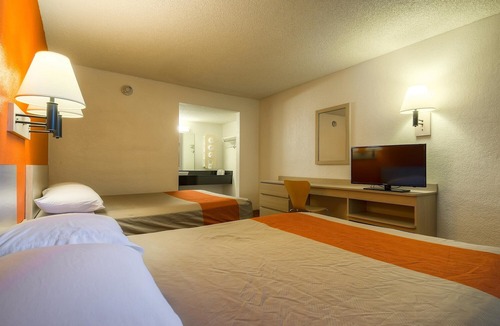 Rancho Mirage Hotel | Motel 6 Rancho Mirage, CA - Palm Springs