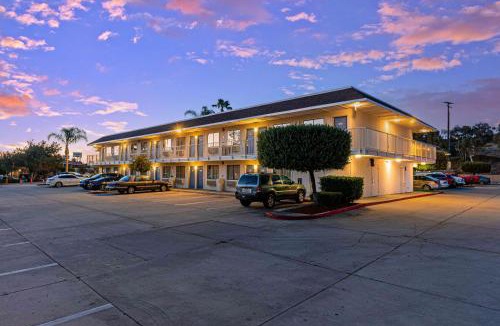 Temecula Hotel | Motel 6-Temecula, CA - Historic Old Town