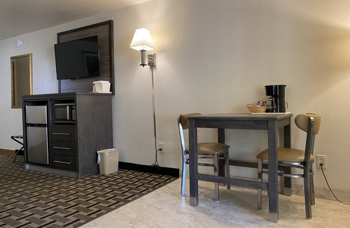 Munds Park Hotel | Motel In The Pines