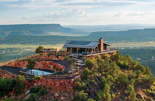 Apple Valley Cabin | Mountain Desert Retreat Elevation 40 Zion