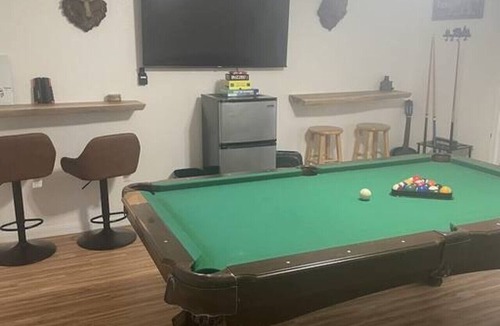 Twin Peaks House | Mountain Getaway | Game Room + Sleeps 10