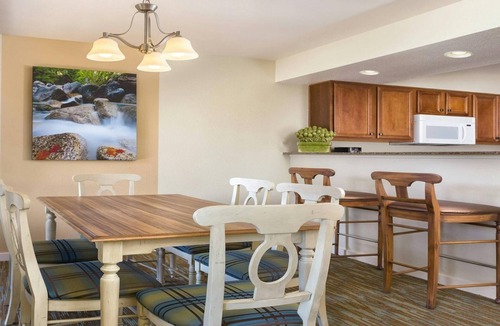 Round Hill Village Resort | Mountain & Lake Vacation with Spacious 2BR at South Shore