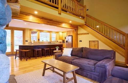 Leavenworth House | Mountain Lodge w/Hot Tub + Private River Beach