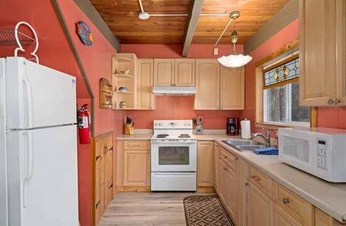 Ardenvoir House | Mountain Music Cabin - Cute House in the Woods
